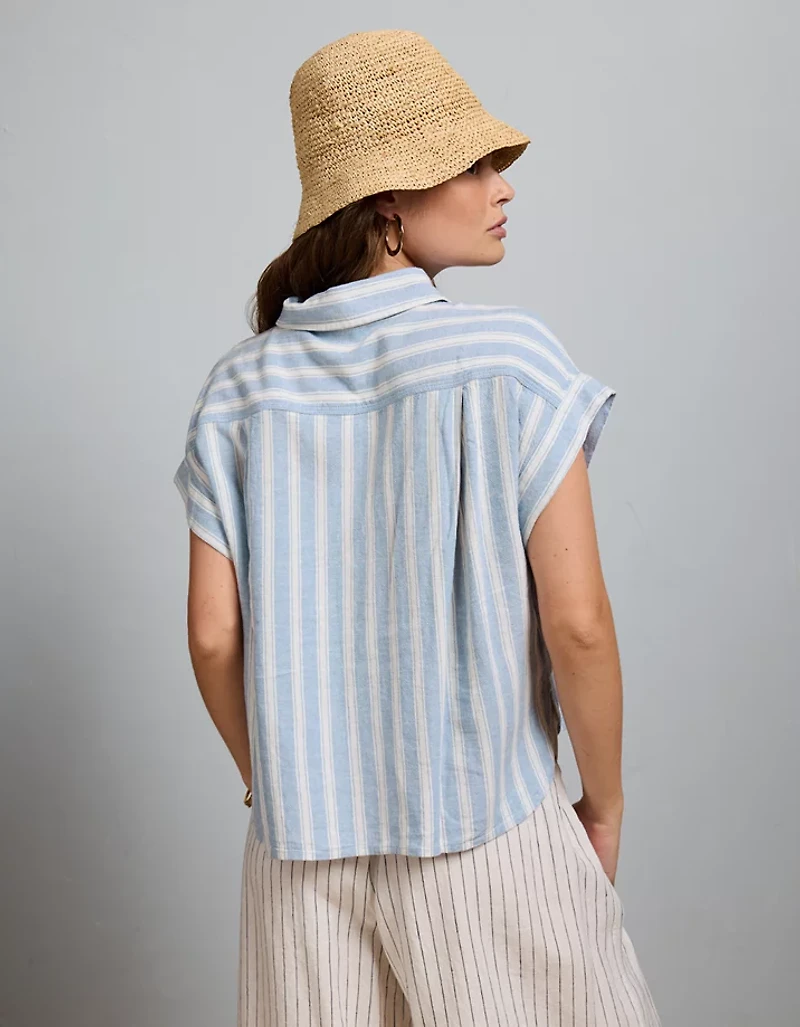 Chemise boutonnée courte et droite en mélange de lin AE77