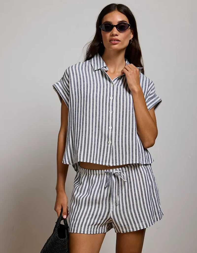 AE77 Boxy Linen-Blend Button-Up Shirt