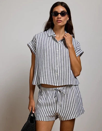AE77 Boxy Linen-Blend Button-Up Shirt