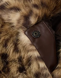 Manteau en fausse fourrure AE