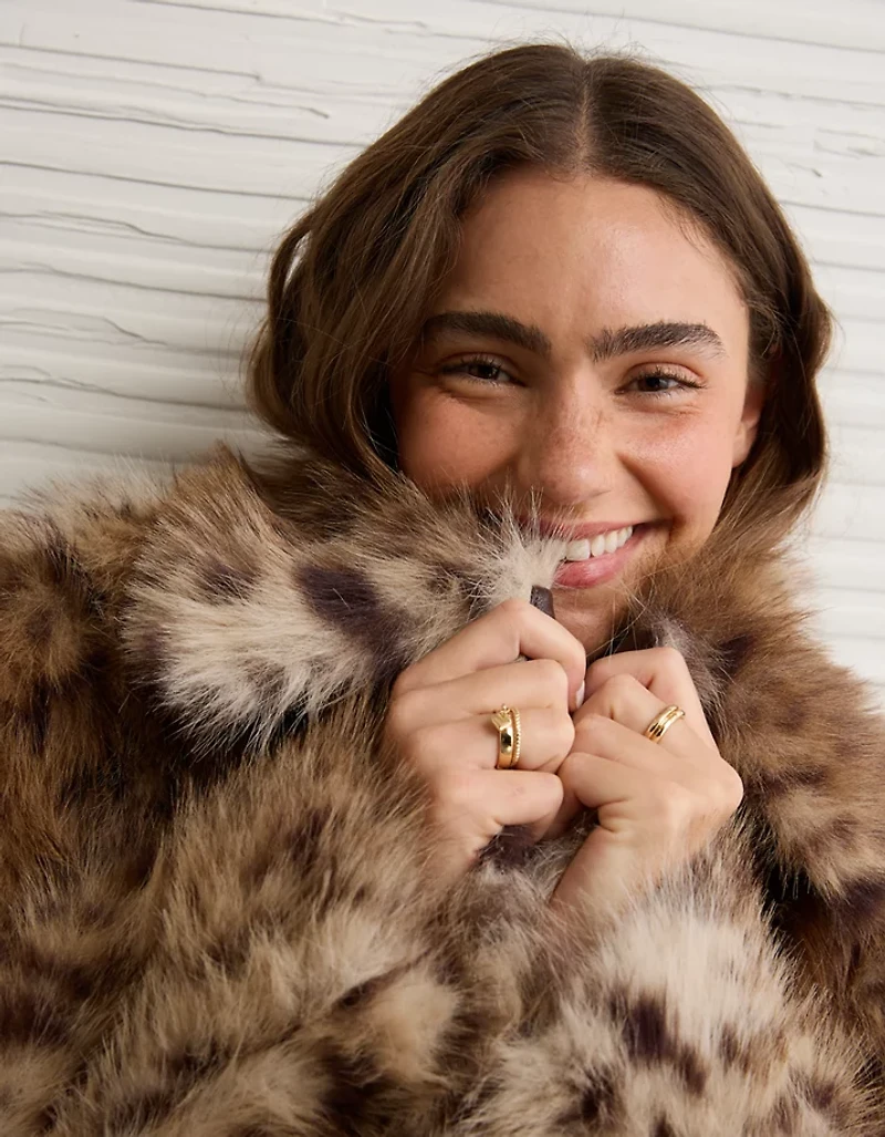 Manteau en fausse fourrure AE