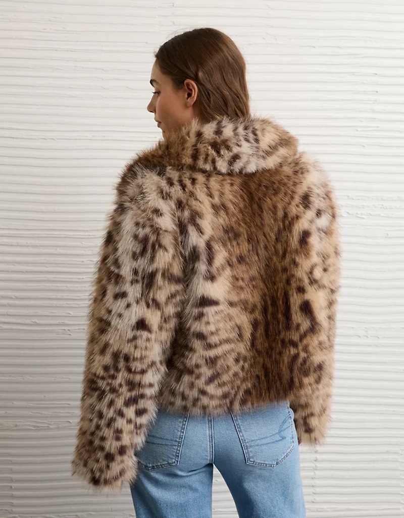 Manteau en fausse fourrure AE