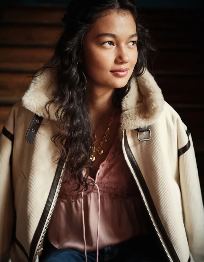 Blouson d’aviateur court en velours côtelé AE