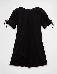 Minirobe nuisette à encolure échancrée et manches bouffantes AE
