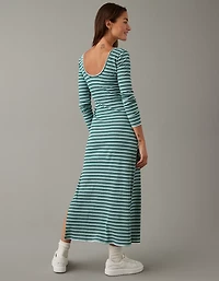 Robe mi-longue en tricot à manches longues AE