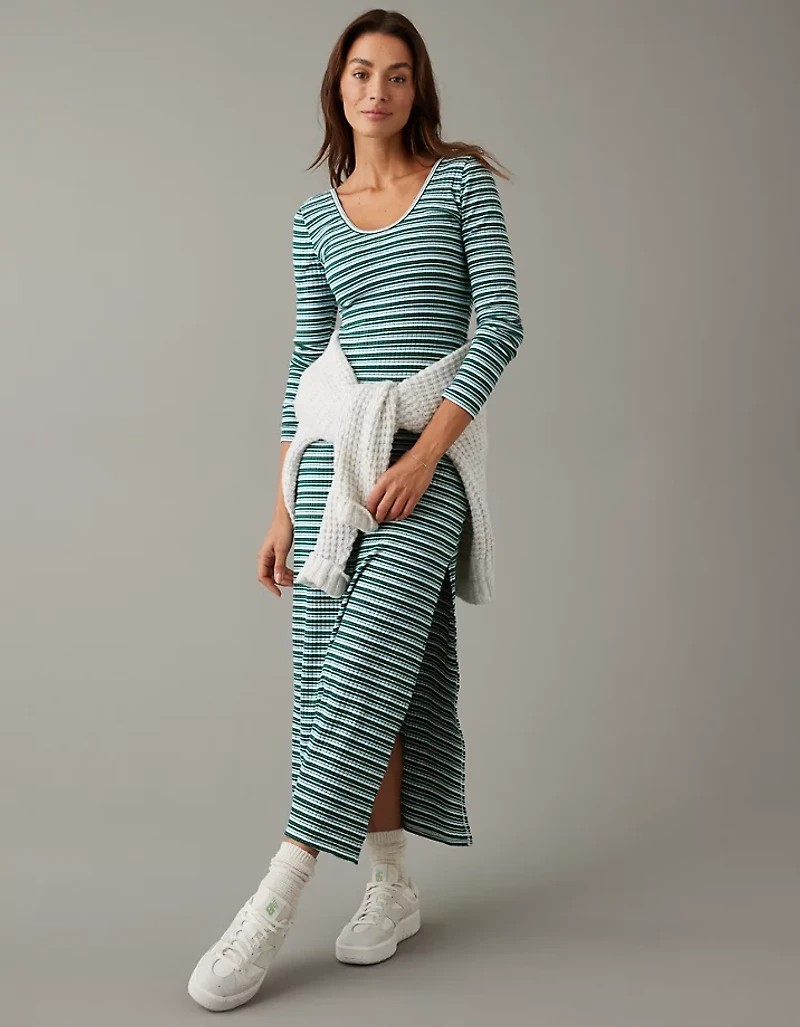 Robe mi-longue en tricot à manches longues AE