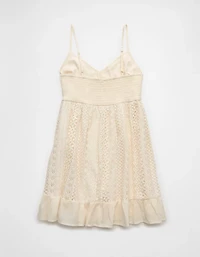 Minirobe à œillets et broderie encolure en V AE