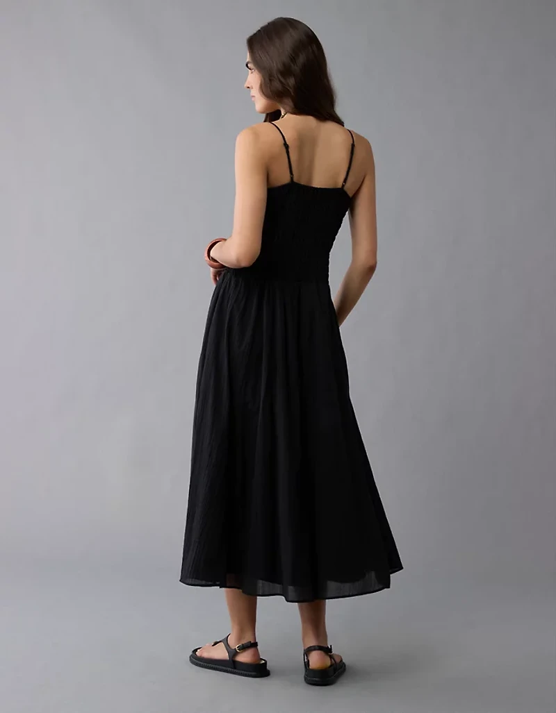 Robe mi-longue avec corsage à smocks et encolure en V AE