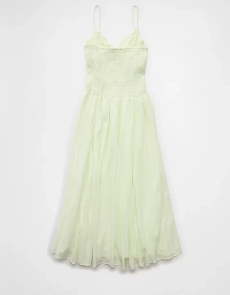 Robe mi-longue avec corsage à smocks et encolure en V AE