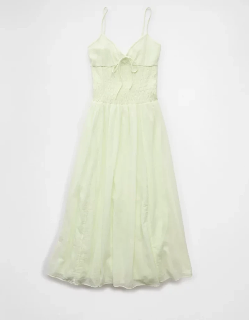 Robe mi-longue avec corsage à smocks et encolure en V AE