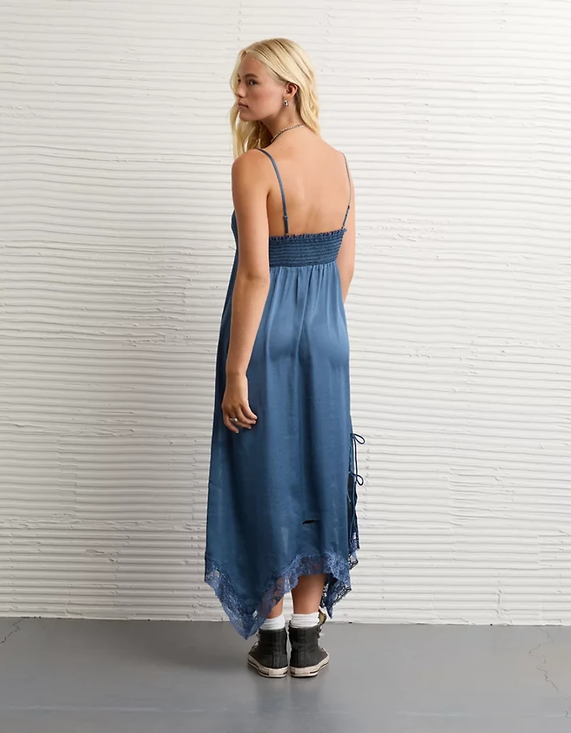 Robe à bretelles mi-longue nouée sur les côtés ourlet en pointes AE