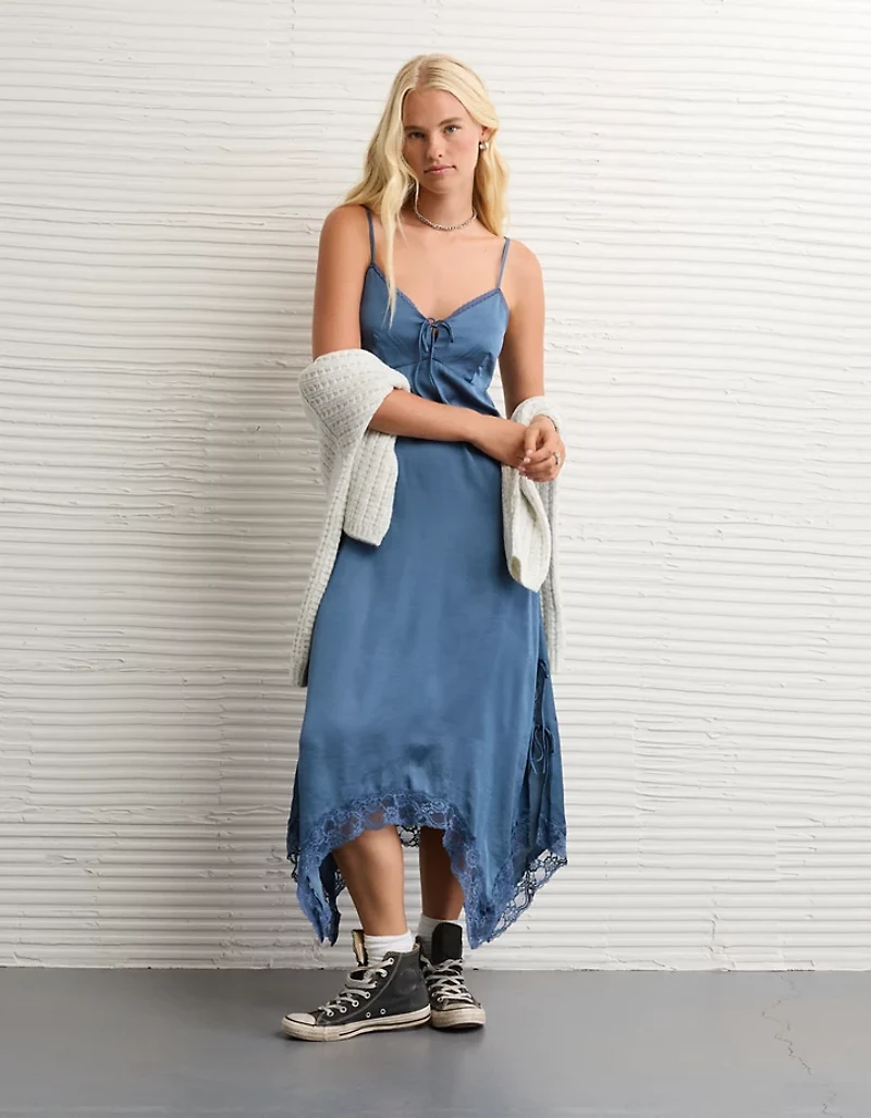 Robe à bretelles mi-longue nouée sur les côtés ourlet en pointes AE