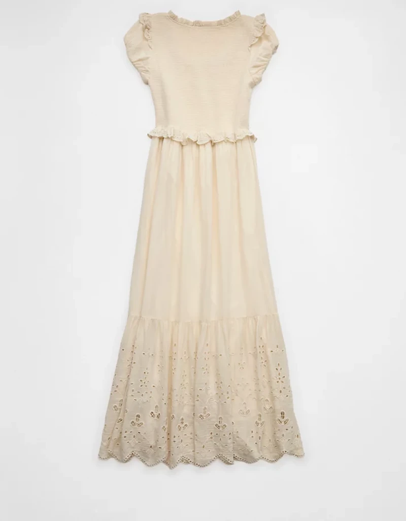 Robe mi-longue à encolure échancrée avec smocks AE