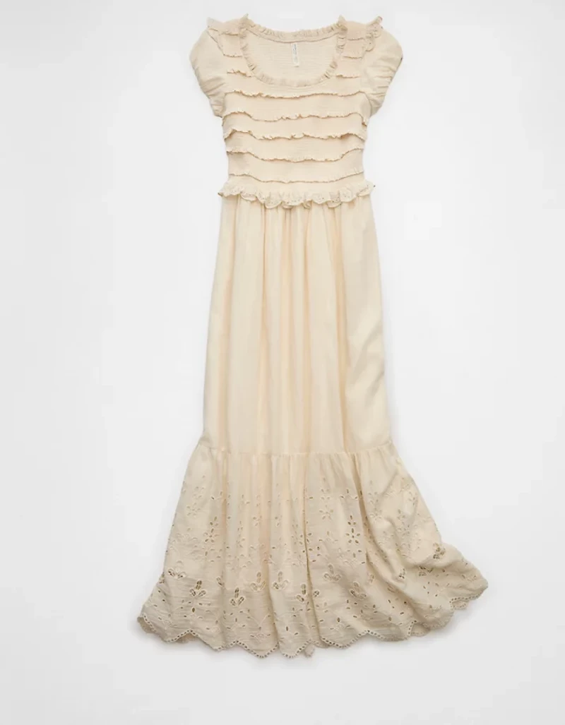 Robe mi-longue à encolure échancrée avec smocks AE