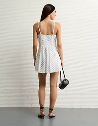 Minirobe boutonnée à encolure en cœur AE