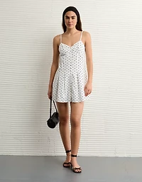 Minirobe boutonnée à encolure en cœur AE