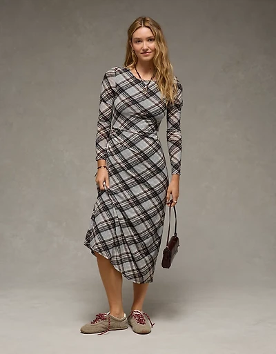 Robe mi-longue à ourlet asymétrique AE