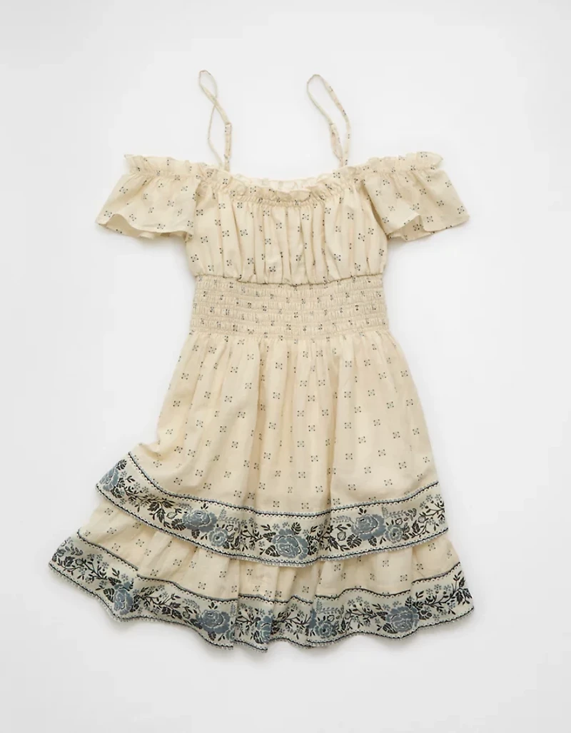 Minirobe à épaule dénudée et smocks AE