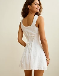 Minirobe lacée au dos à broderies AE