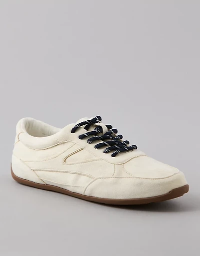 AE Low Retro Sneaker