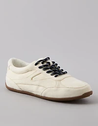 AE Low Retro Sneaker