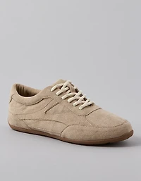 AE Low Retro Sneaker