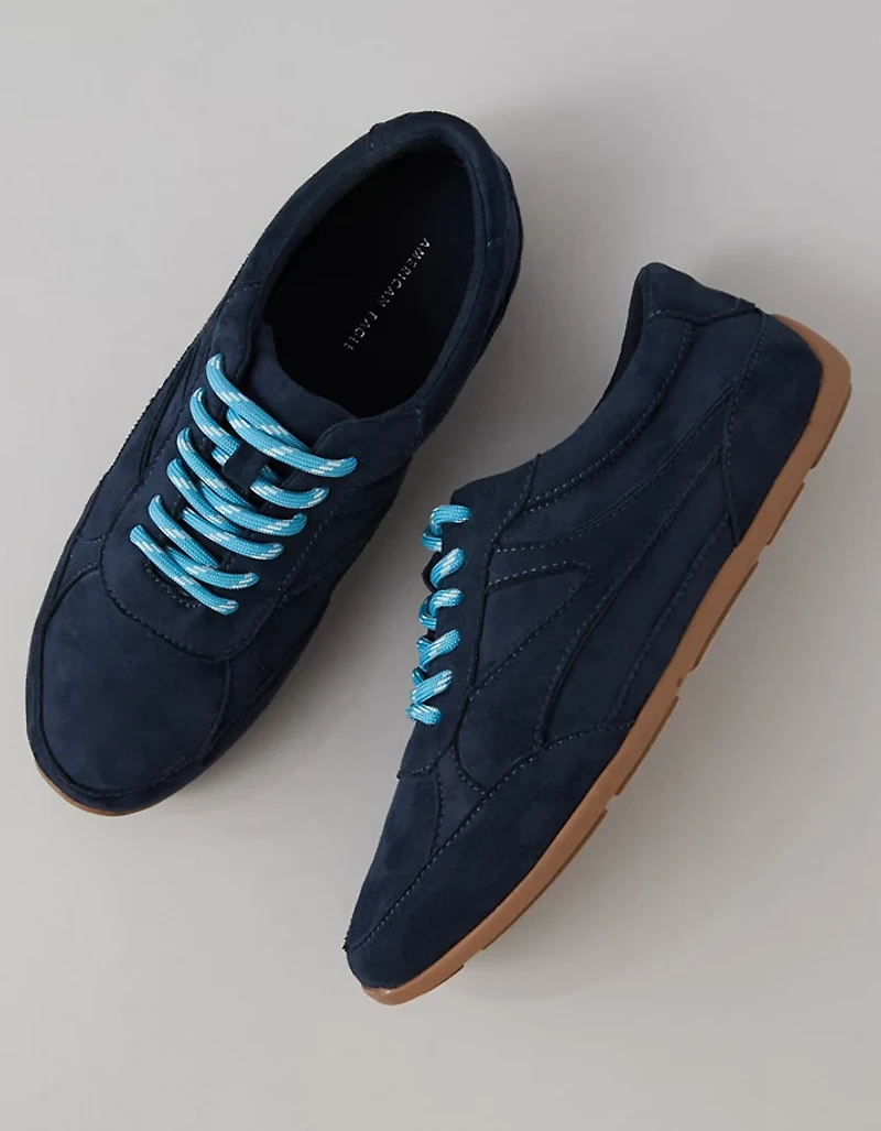 AE Low Retro Sneaker