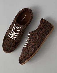 AE Low Retro Sneaker