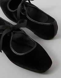 Chaussure à talon plat style Charles IX boucle AE