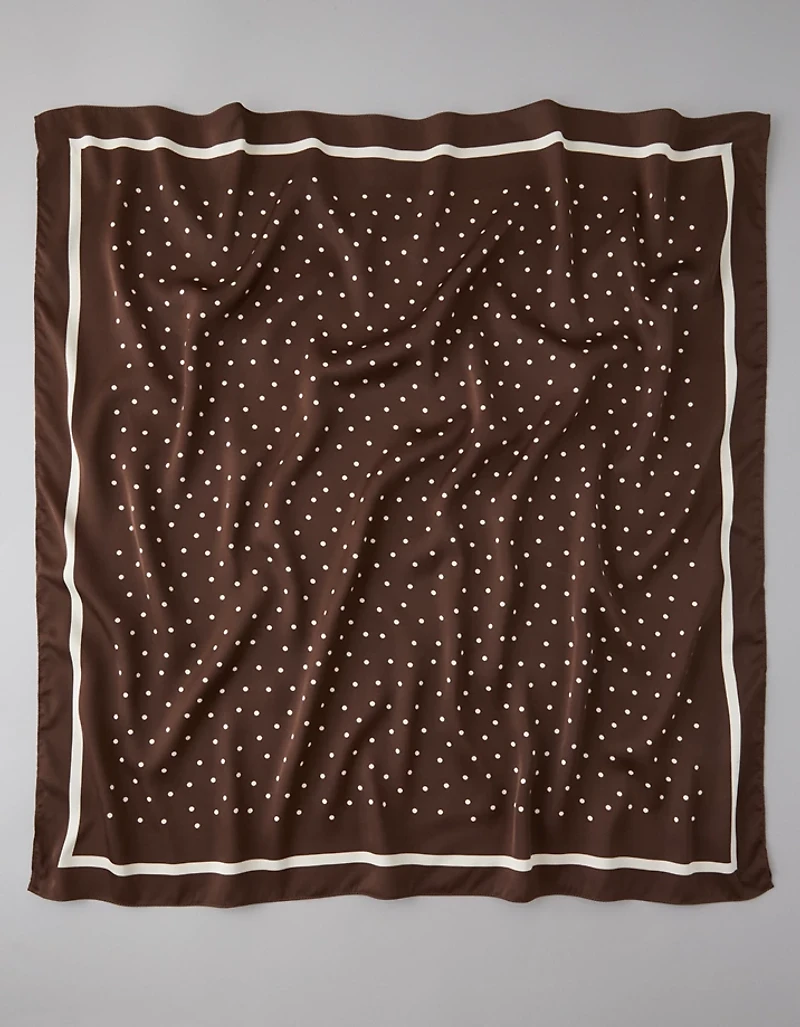 Écharpe soyeuse à pois AE