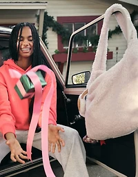 AE Sherpa Slouchy Bag