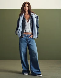 AE Strigid Low-Rise Ultra Wide-Leg Jean