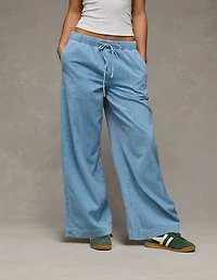 AE Cozy Dreamy Drape Low-Rise Ultra Wide-Leg Jean