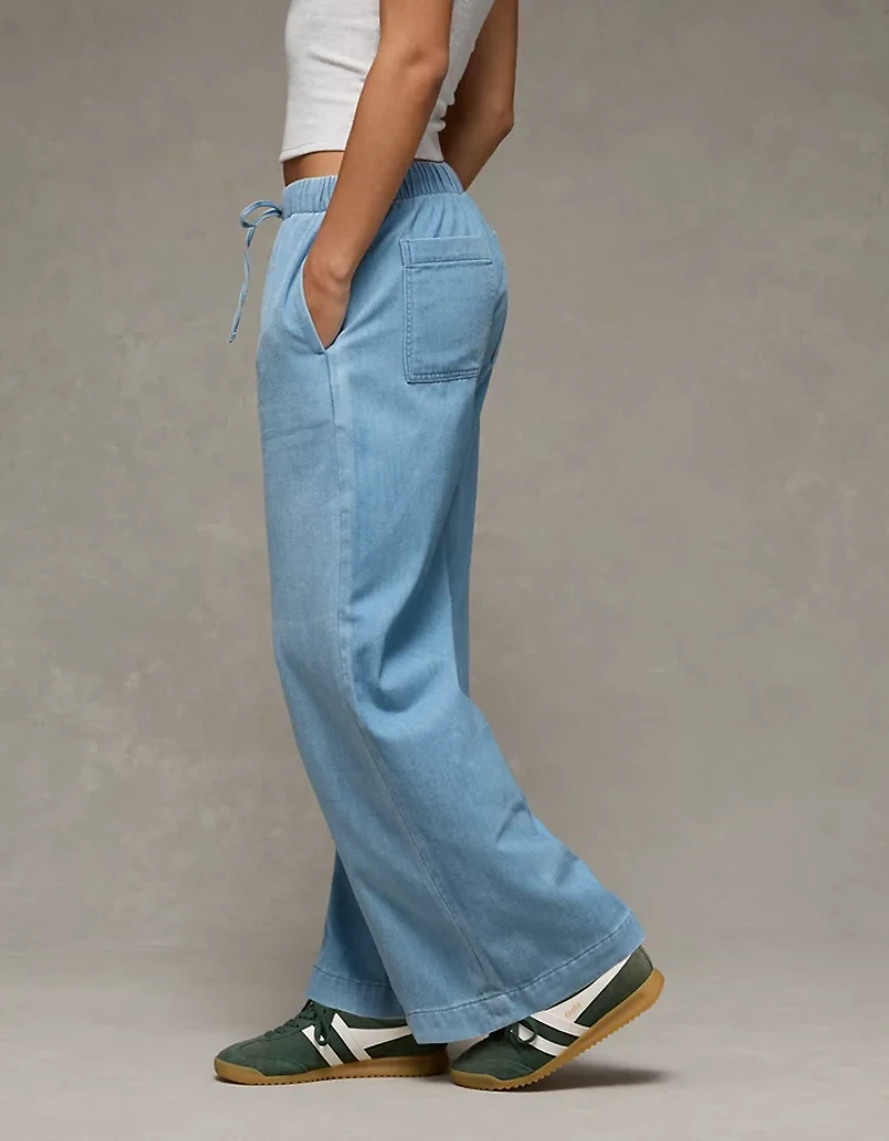 AE Cozy Dreamy Drape Low-Rise Ultra Wide-Leg Jean