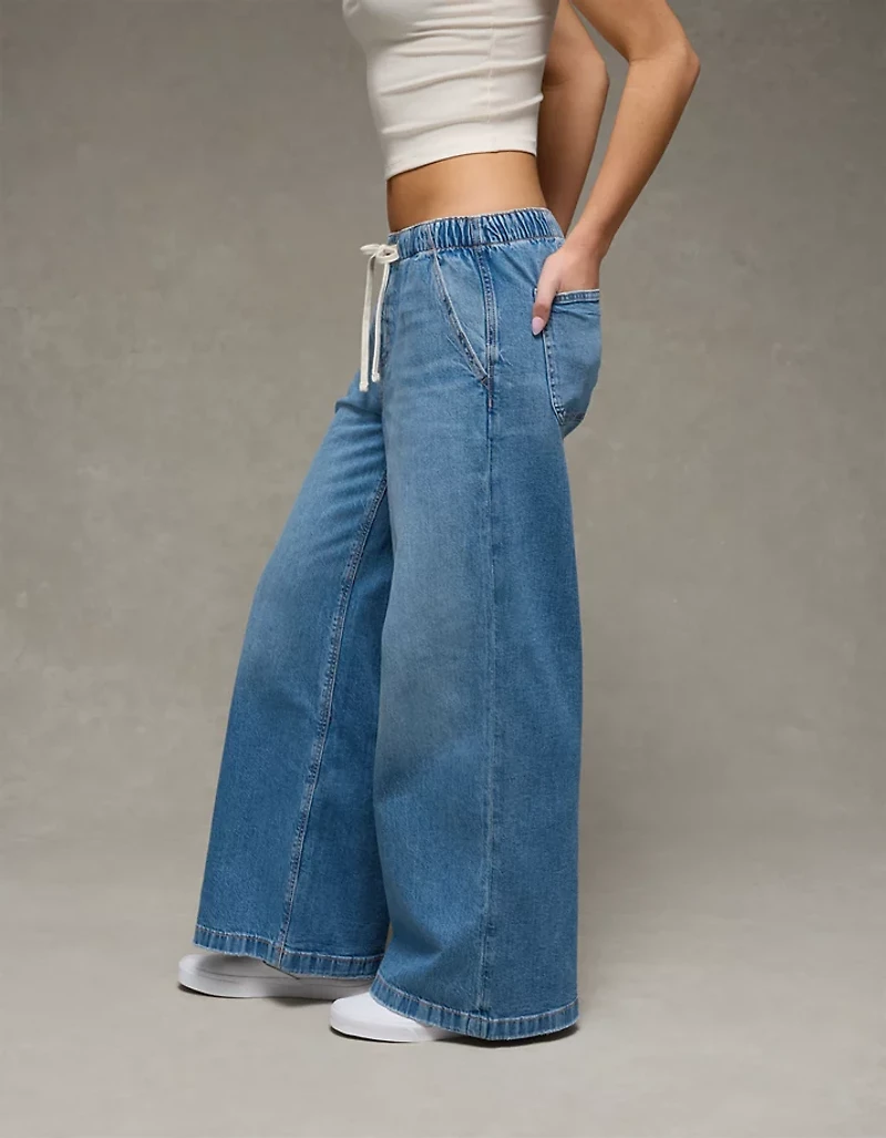 AE Dreamy Drape Strigid Low-Rise Ultra Wide-Leg Jean