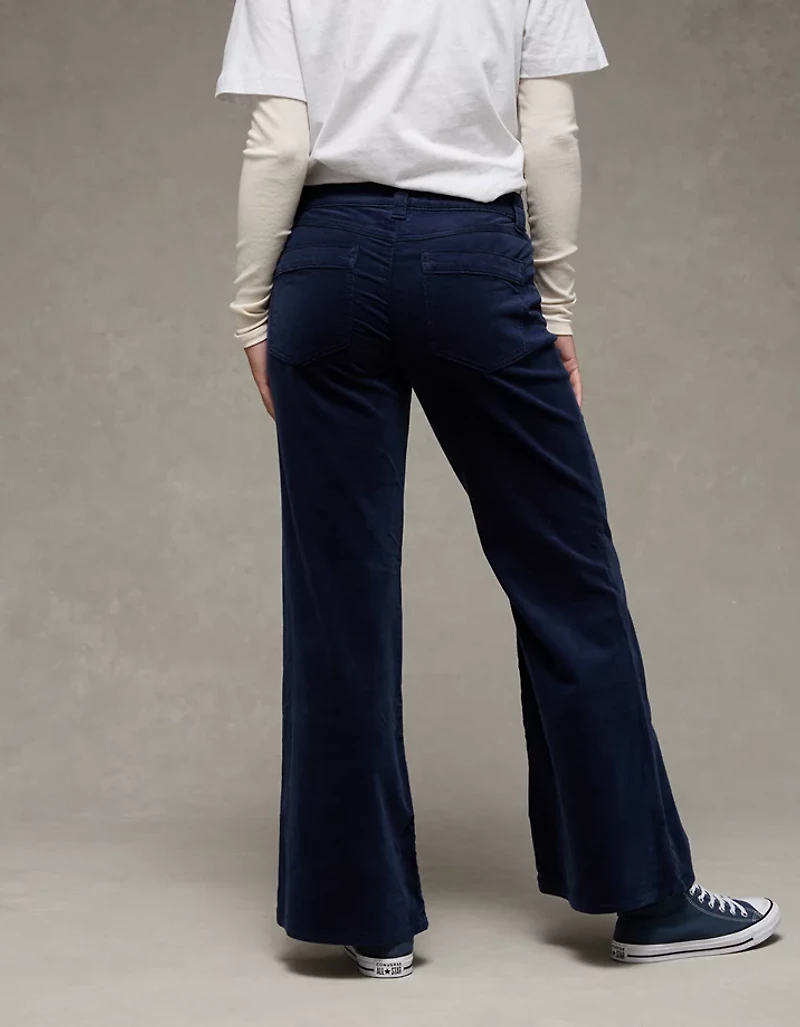 Pantalon à jambe évasée taille haute en velours côtelé AE