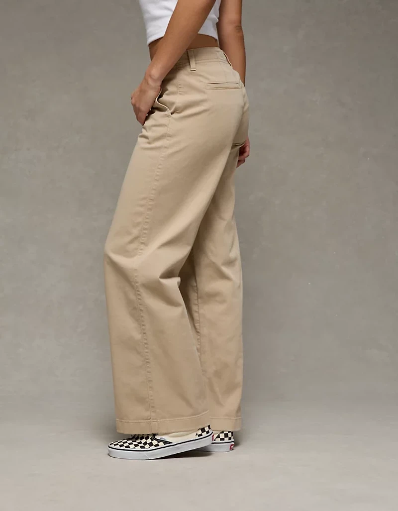 Pantalon kaki à jambe large et taille basse AE
