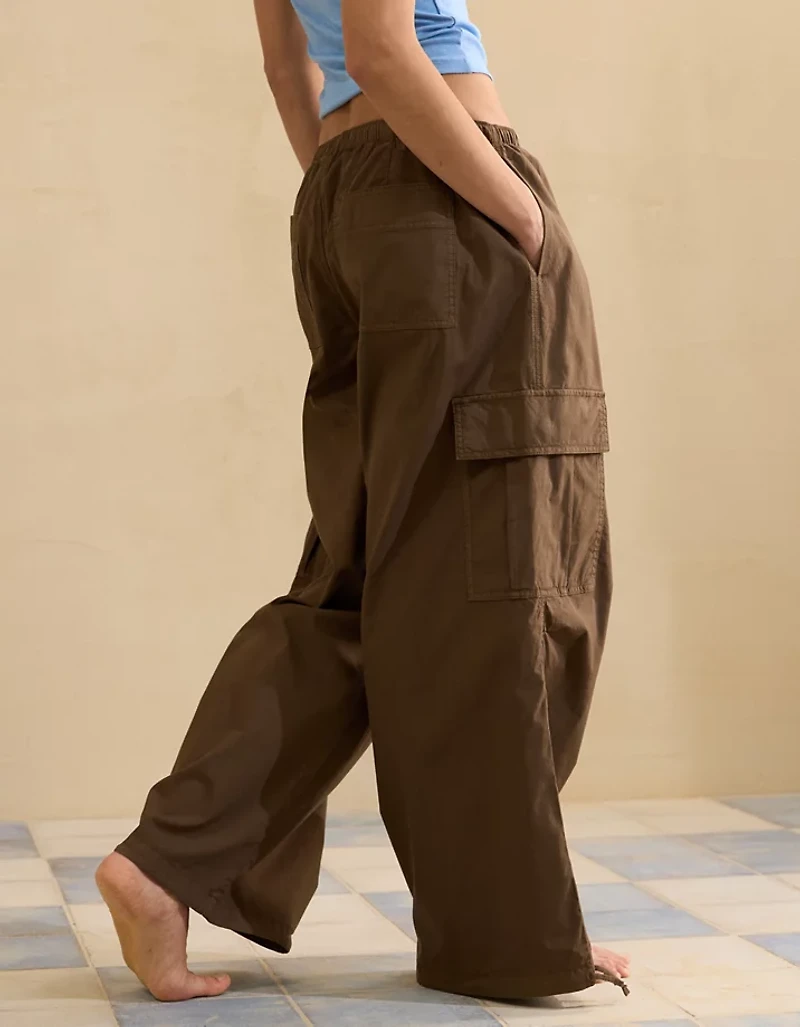 AE Low-Rise Baggy Cargo Parachute Pant