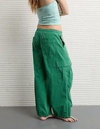 AE Low-Rise Baggy Cargo Parachute Pant