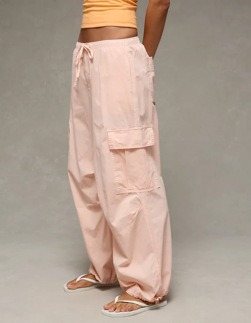 AE Low-Rise Baggy Cargo Parachute Pant