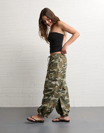 AE Low-Rise Baggy Cargo Parachute Pant