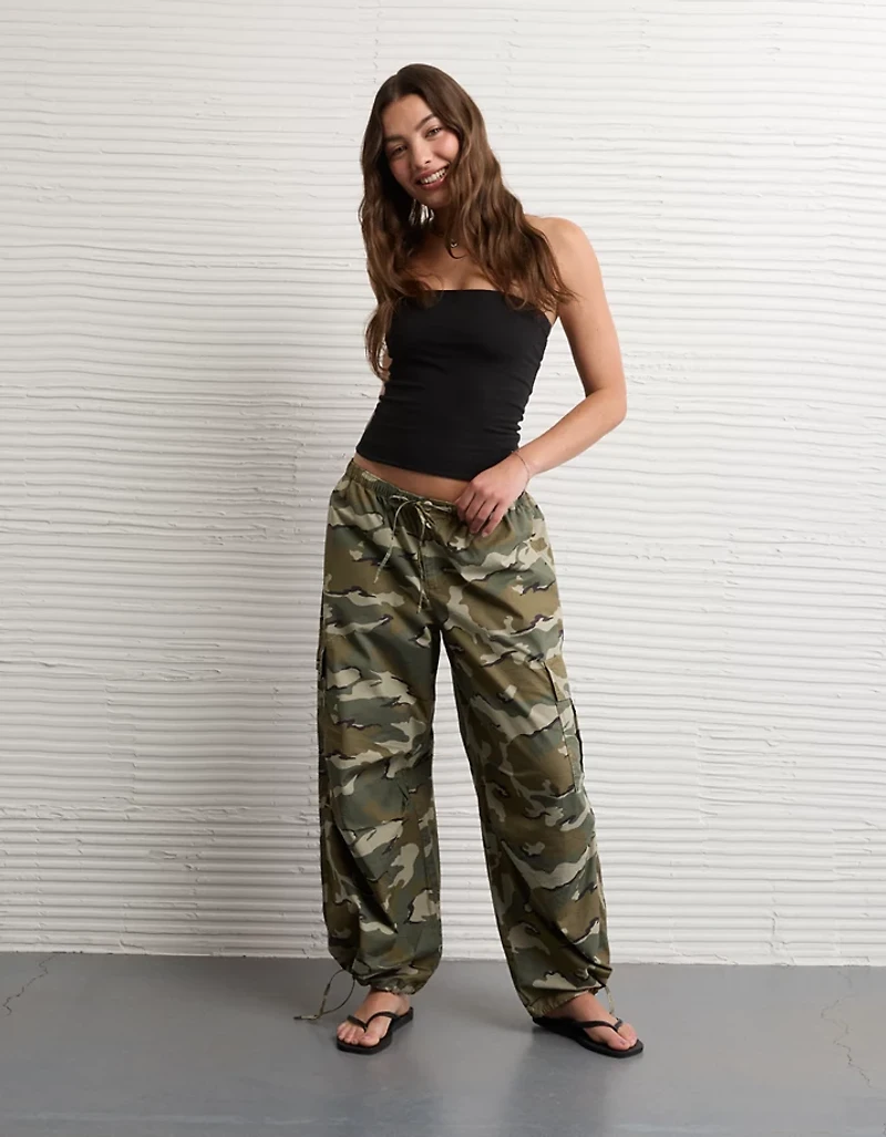 AE Low-Rise Baggy Cargo Parachute Pant