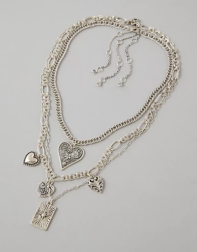 Collier à breloques argentées AE