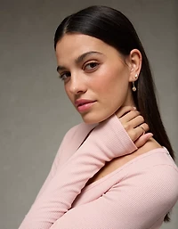 Emballage de 18 boucles d’oreilles perle et métal AE