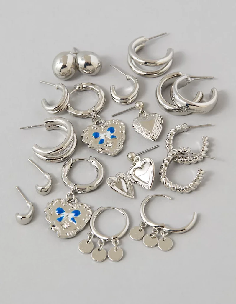 Emballage de neuf paires de boucles d’oreille avec boucles argentées AE