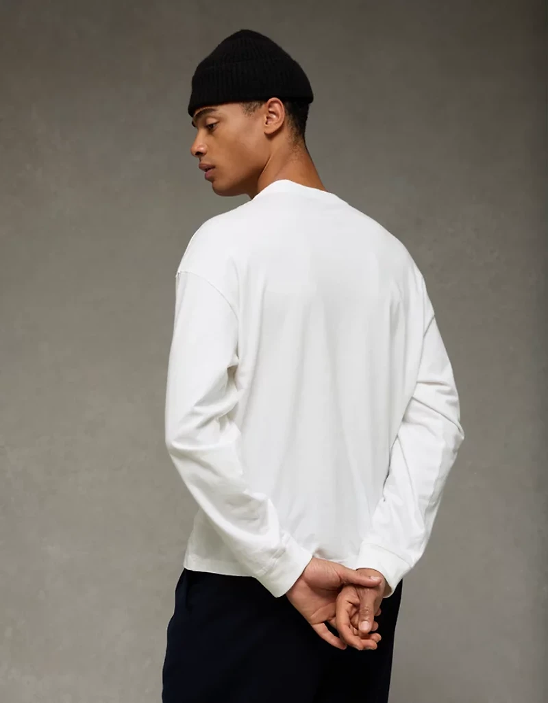 T-shirt droit à manches longues et image Destination AE