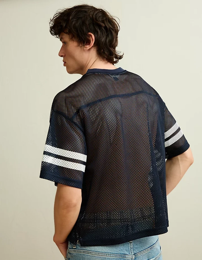 T-shirt à image en maille avec encolure V et de coupe droite AE