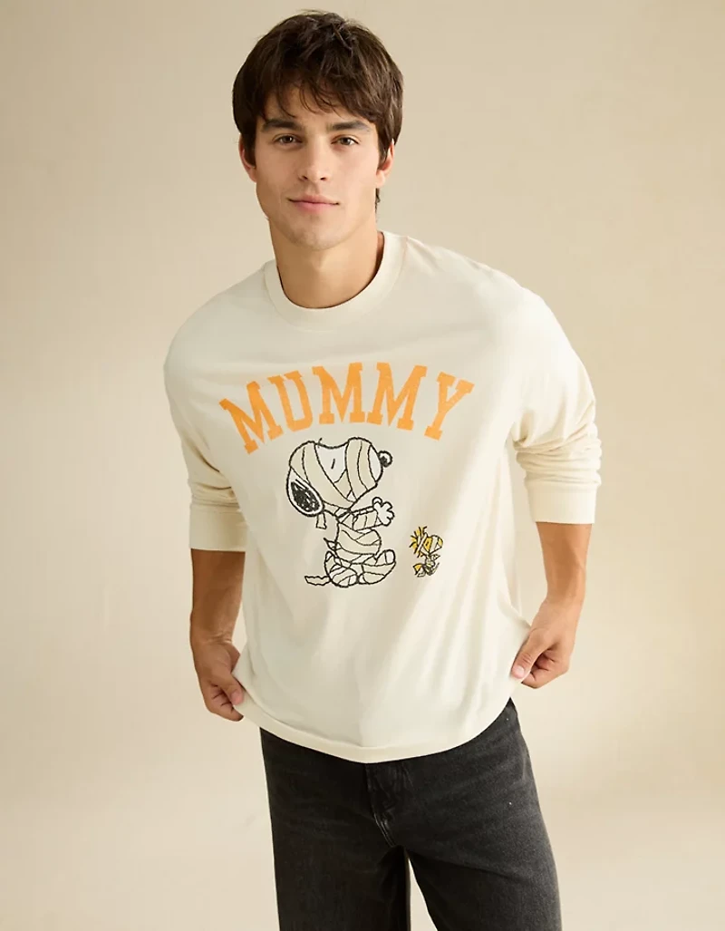 AE Boxy Fit Halloween Snoopy Long Sleeve Graphic T-Shirt