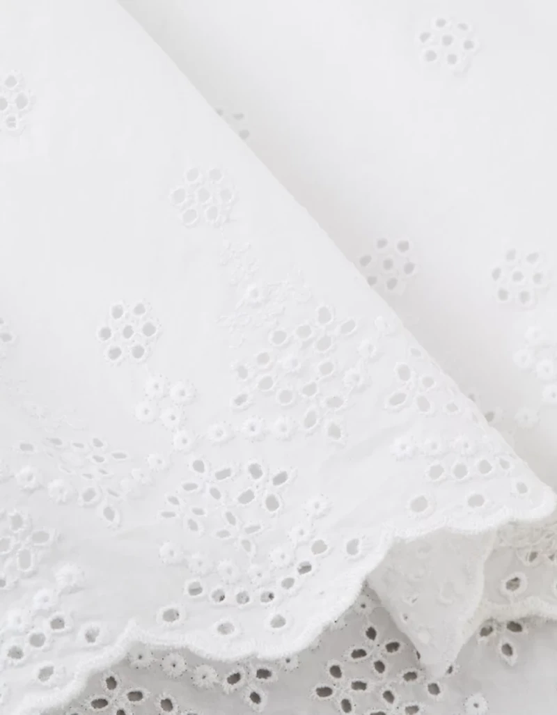 Minirobe brodée à encolure en V AE