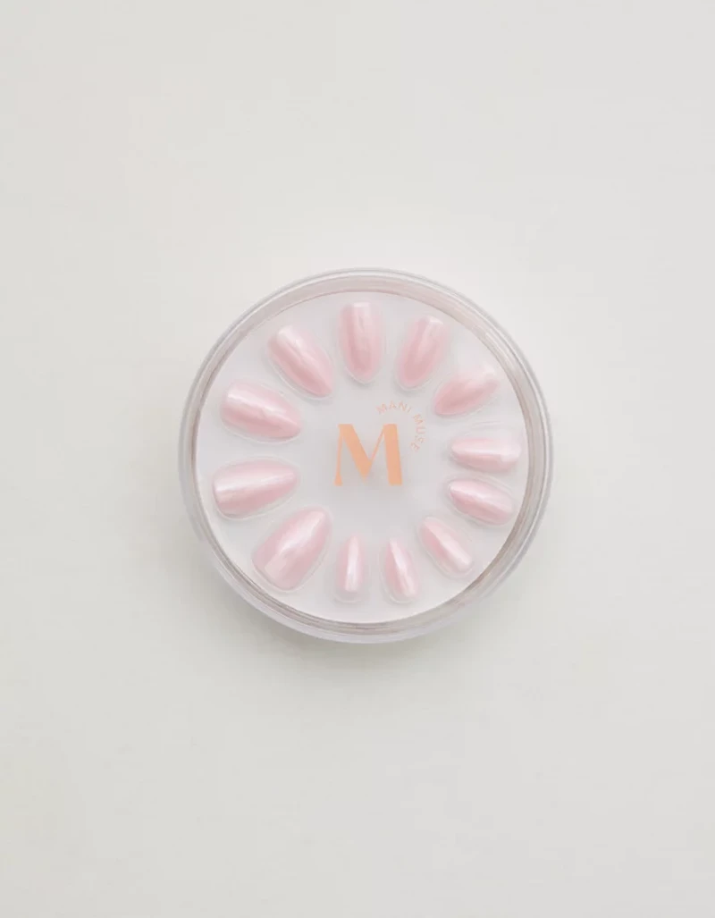 Mani Muse Strawberry Glazed Press-On Nails